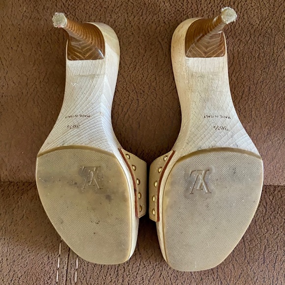 Authentic ! LV tan & brown leather heels🤩 - Picture 6 of 6